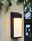 Helvano | Solar-Wandleuchte mit Glasschirm in Schwarz