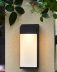 Helvano | Solar-Wandleuchte mit Glasschirm in Schwarz