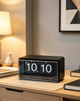 Helvano | Flip Clock im Retro-Stil mit automatischer Anzeige