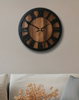 Helvano | Wanduhr aus Holz mit römischen Ziffern