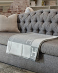 Helvano | Kuschelige Decke für Sofa & Bett in Schwarz