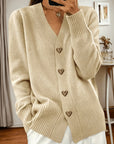 Helvano | Damen Strickjacke mit V-Ausschnitt und Herzknöpfen