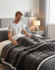 Helvano | Flauschige Flanell-Decke für Sofa & Bett