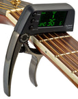 Helvano | 2-in-1 Gitarren-Capo mit Stimmgerät