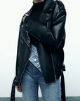 Helvano | Minimalistischer Mantel für Damen in Schwarz
