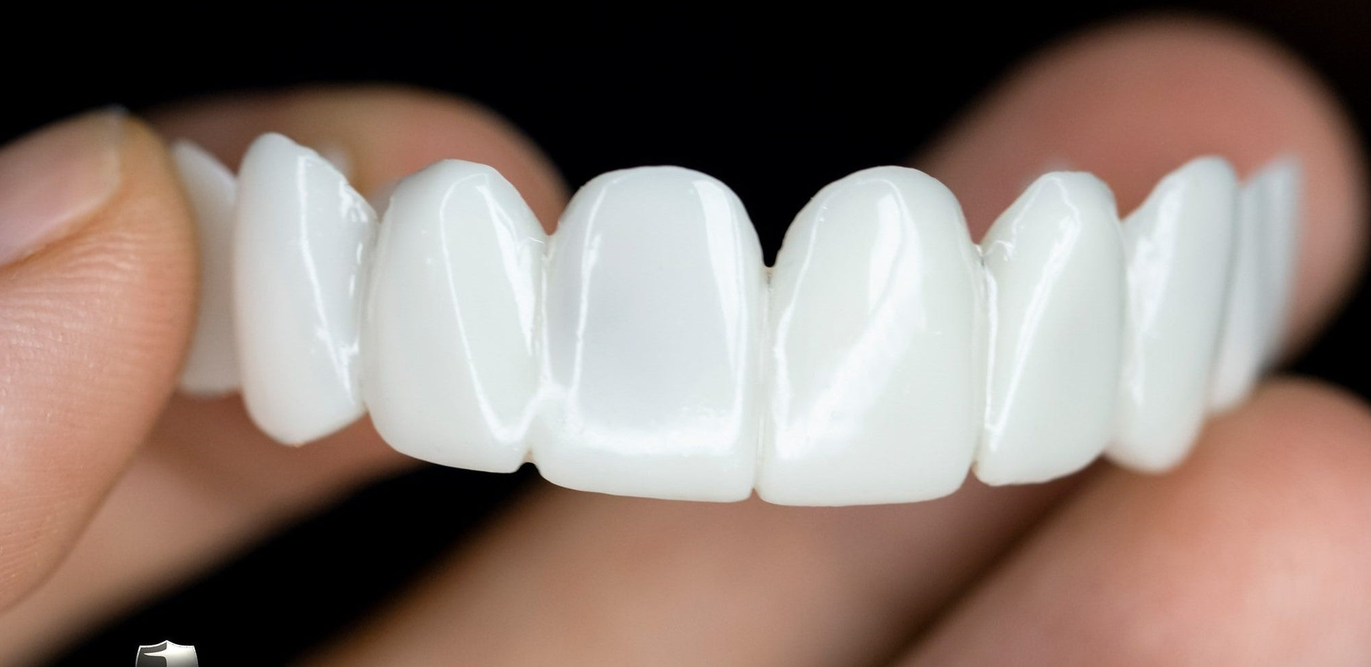 Helvano | Zahnprothese für flexible Zahnabdeckung