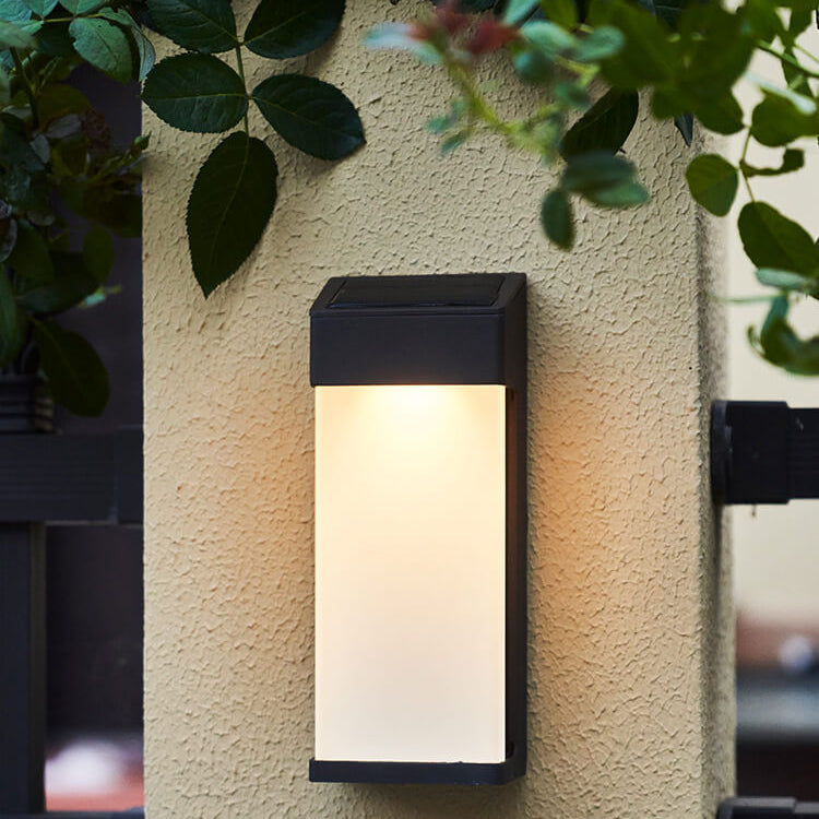 Helvano | Solar-Wandleuchte mit Glasschirm in Schwarz