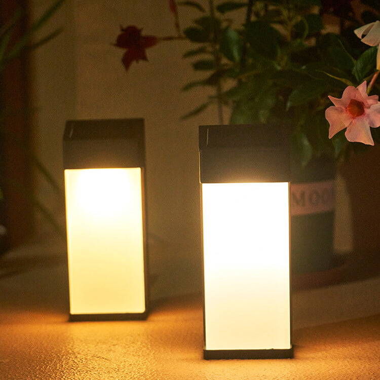 Helvano | Solar-Wandleuchte mit Glasschirm in Schwarz