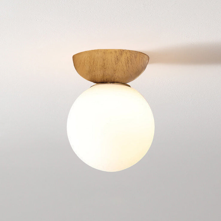 Helvano | Deckenleuchte mit Holz und Glaskugel