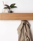 Helvano | Wandregal mit Garderobe & Versteckten Haken aus Eiche