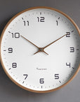 Helvano | Holz-Wanduhr im Scandi-Stil