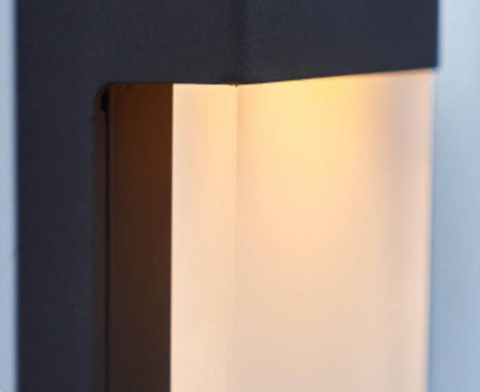 Helvano | Solar-Wandleuchte mit Glasschirm in Schwarz