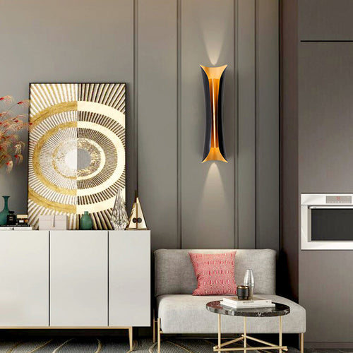 Helvano | Wandleuchte aus Schwarzem Metall im Curl-Design
