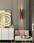 Helvano | Wandleuchte aus Schwarzem Metall im Curl-Design