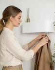 Helvano | Wandregal mit Garderobe & Versteckten Haken aus Eiche