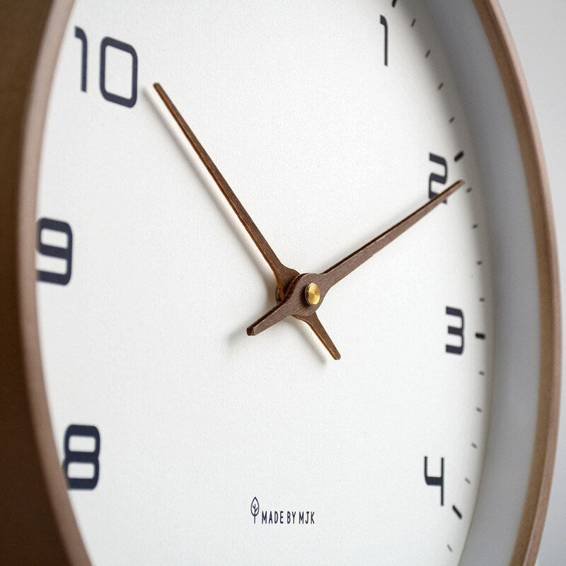 Helvano | Holz-Wanduhr im Scandi-Stil