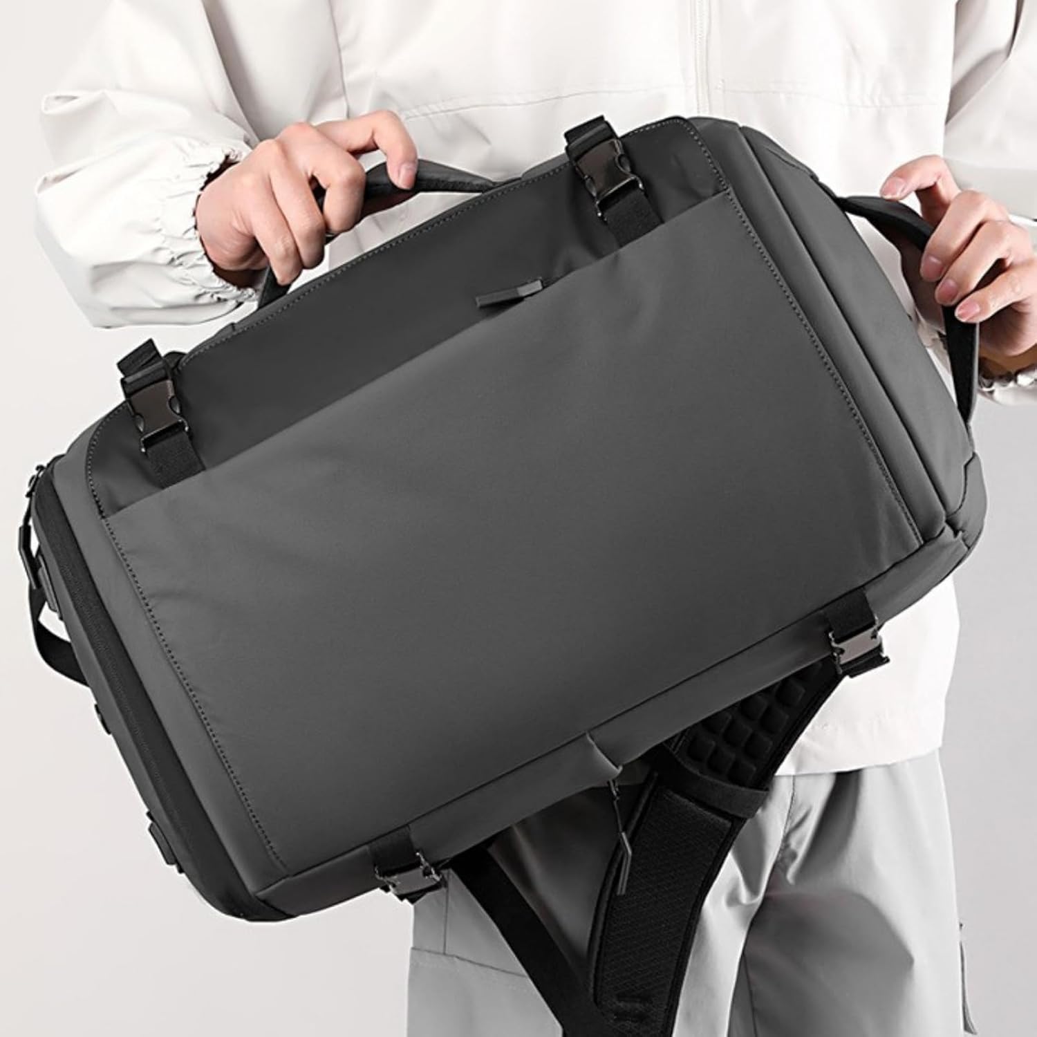 Helvano | Wasserdichter Laptop-Rucksack 15" mit USB-C