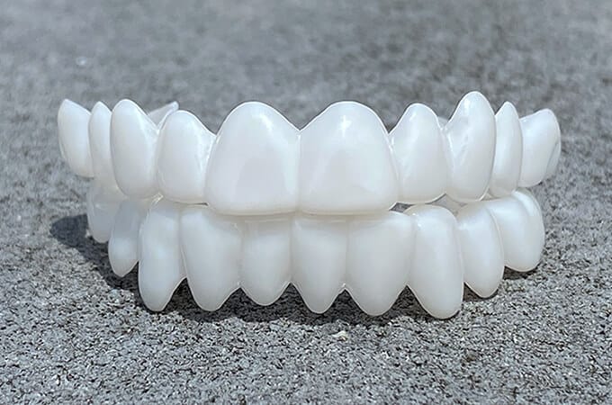 Helvano | Zahnprothese für flexible Zahnabdeckung