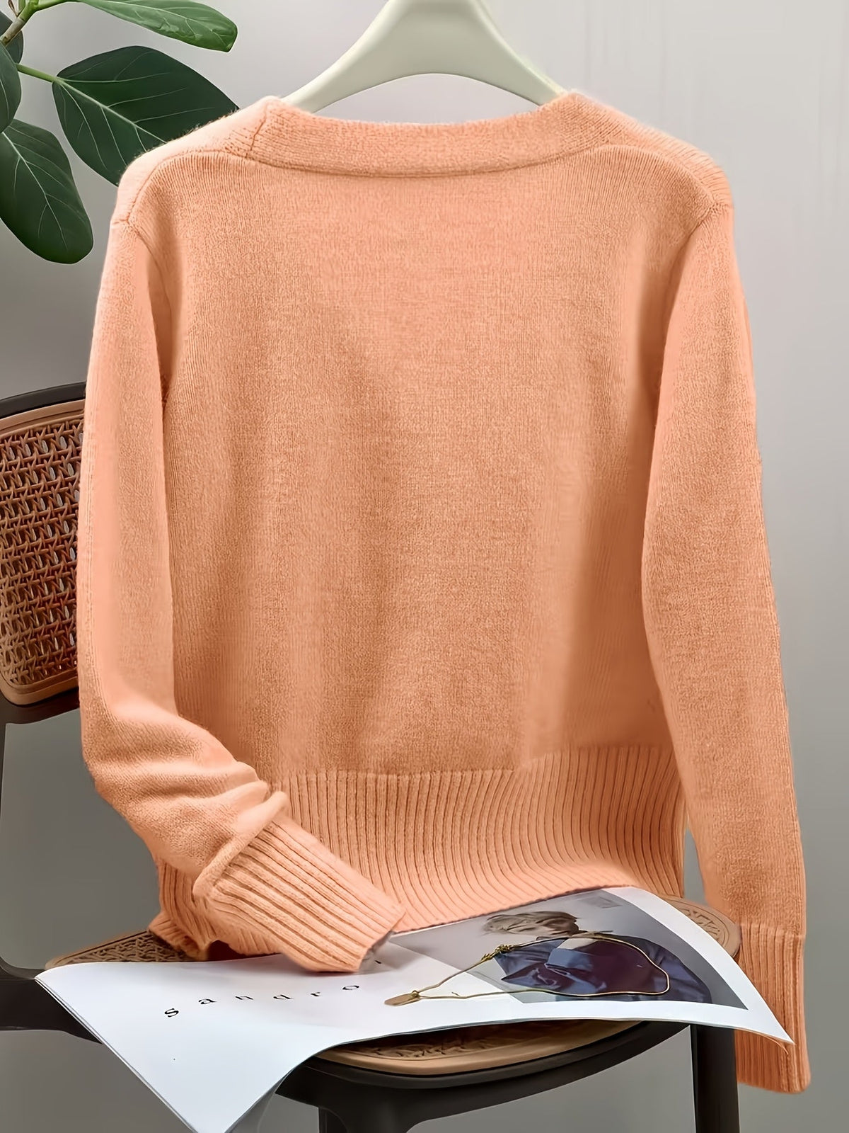 Helvano | Damen Strickjacke mit V-Ausschnitt und Herzknöpfen