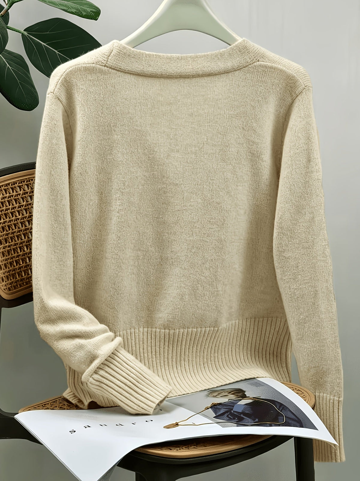 Helvano | Damen Strickjacke mit V-Ausschnitt und Herzknöpfen