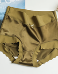 Helvano | Nahtlose Satin-Slips für Damen – 5er-Pack