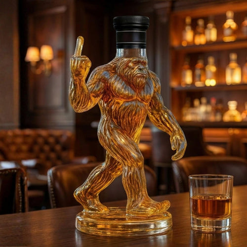 Helvano | Glaskaraffe mit Bigfoot-Motiv