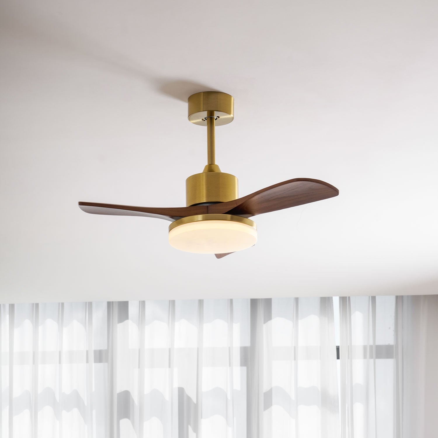 Helvano | Deckenventilator mit Licht und Fernbedienung