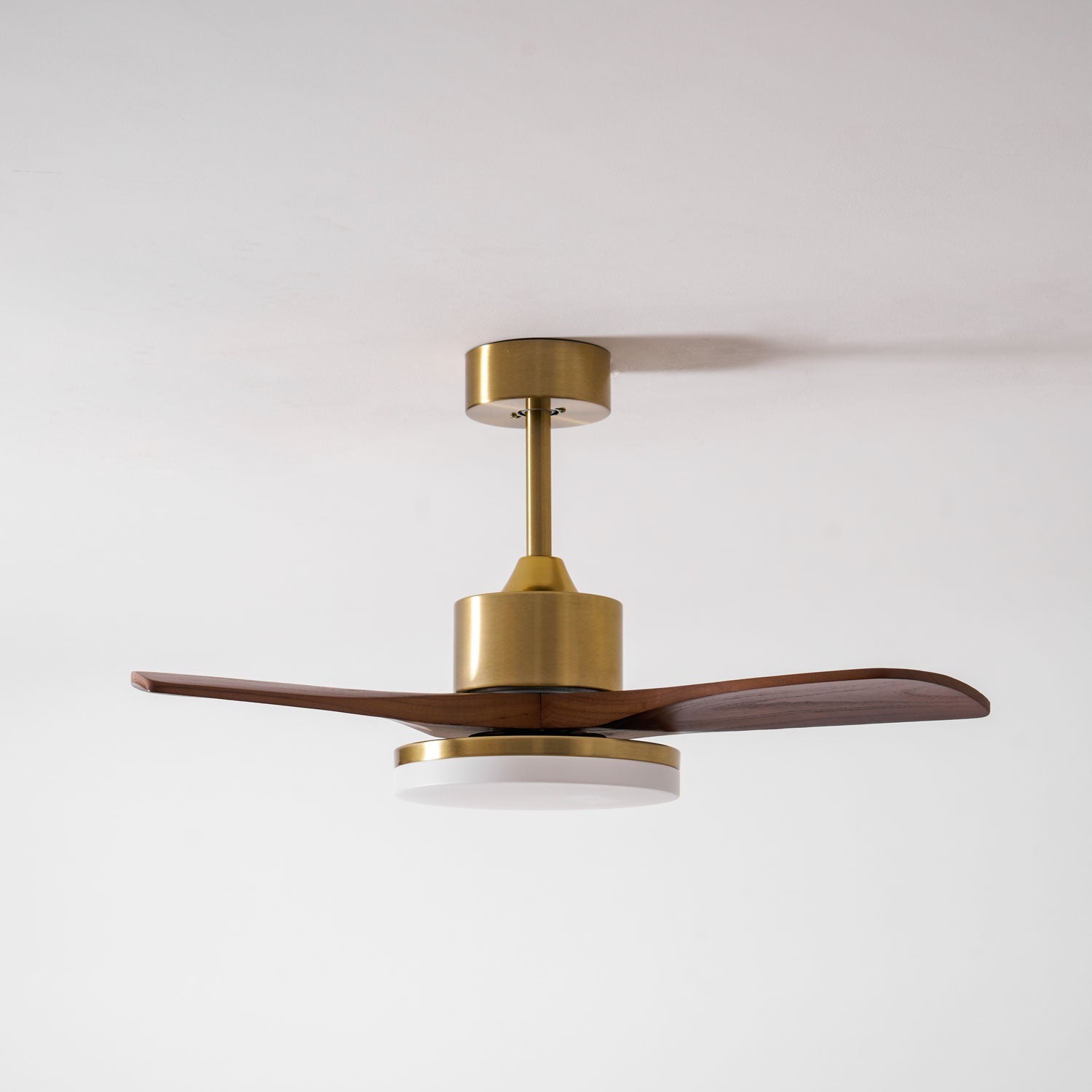 Helvano | Deckenventilator mit Licht und Fernbedienung