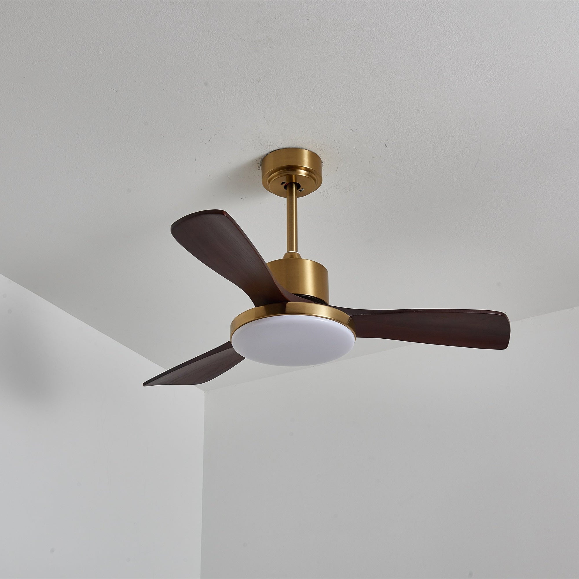 Helvano | Deckenventilator mit Licht und Fernbedienung