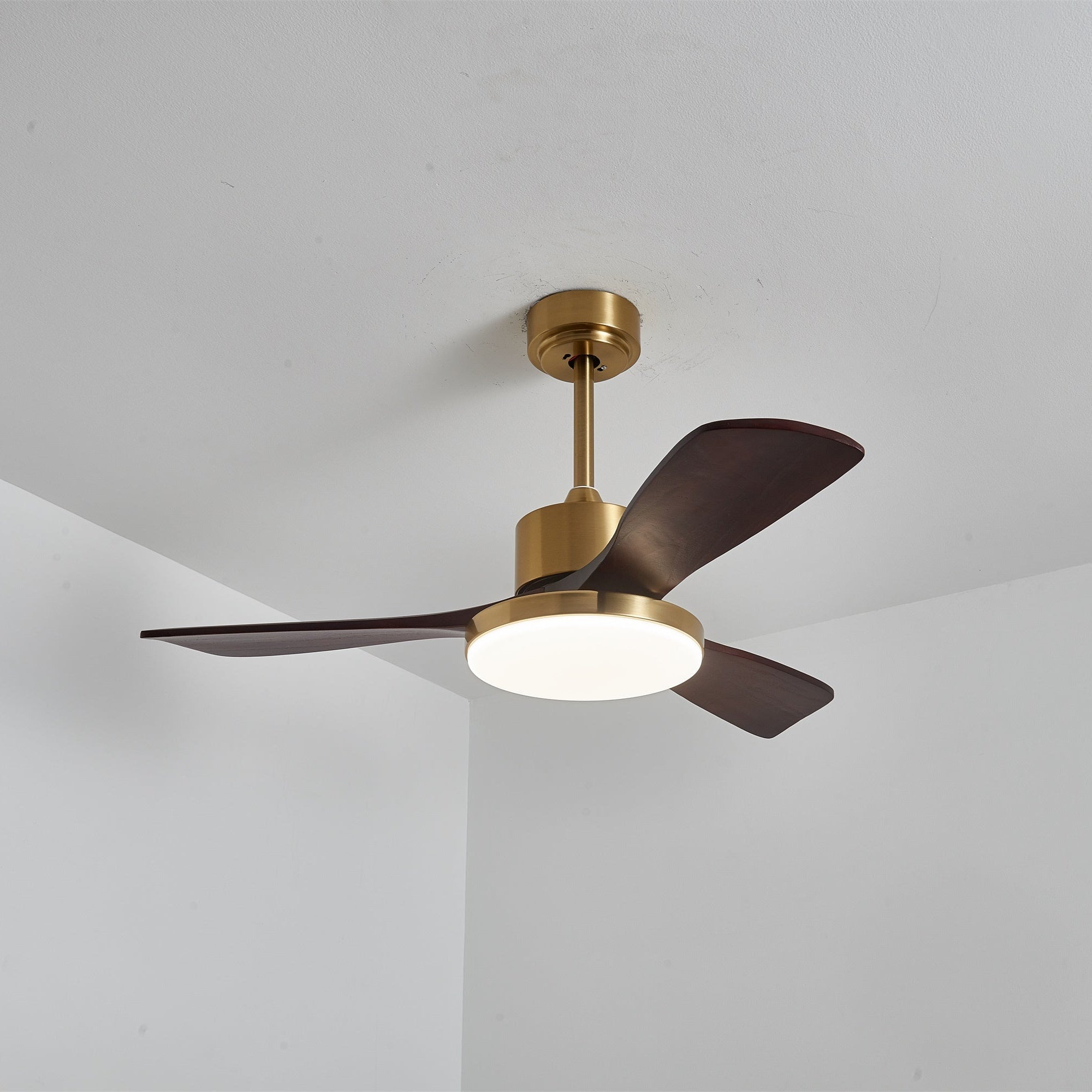 Helvano | Deckenventilator mit Licht und Fernbedienung