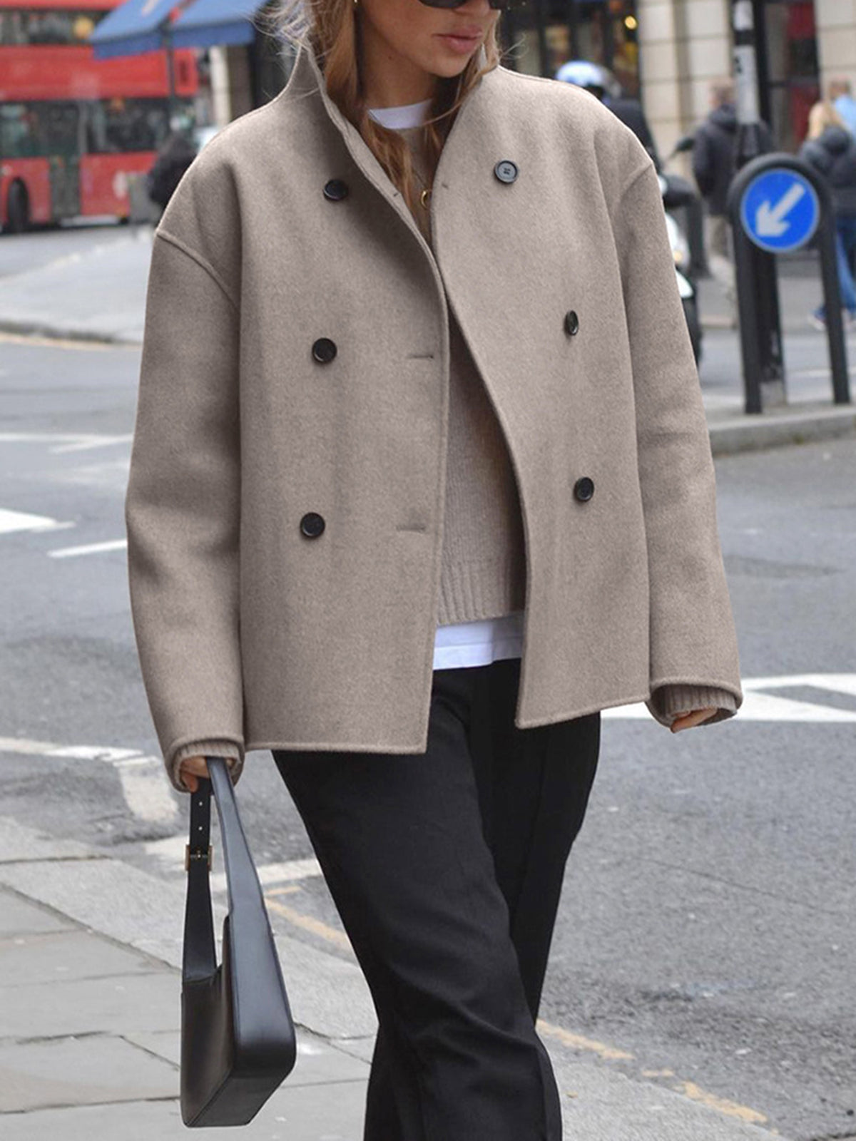 Helvano | Kurze Wolljacke mit Stehkragen für Damen in Beige