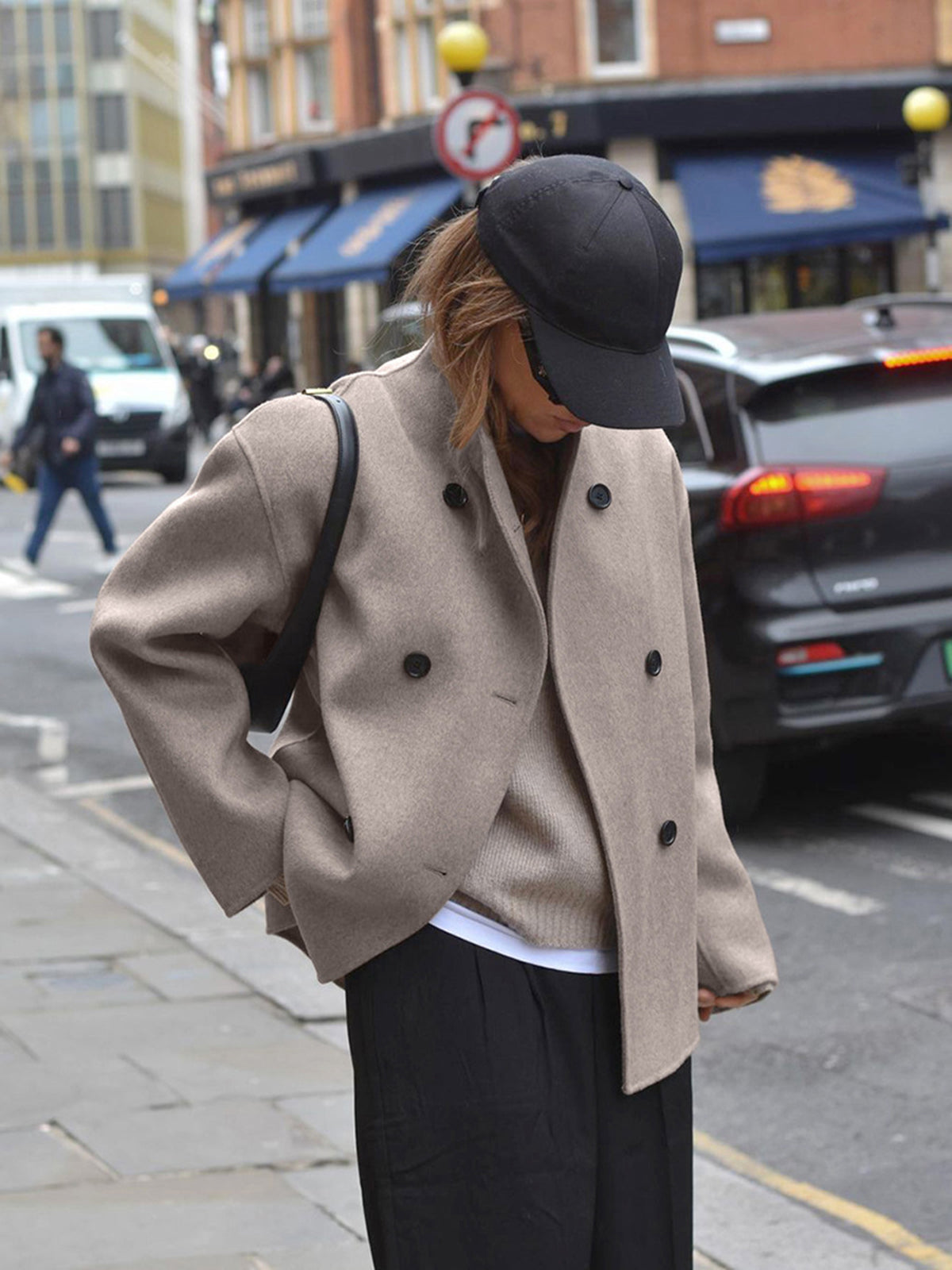 Helvano | Kurze Wolljacke mit Stehkragen für Damen in Beige