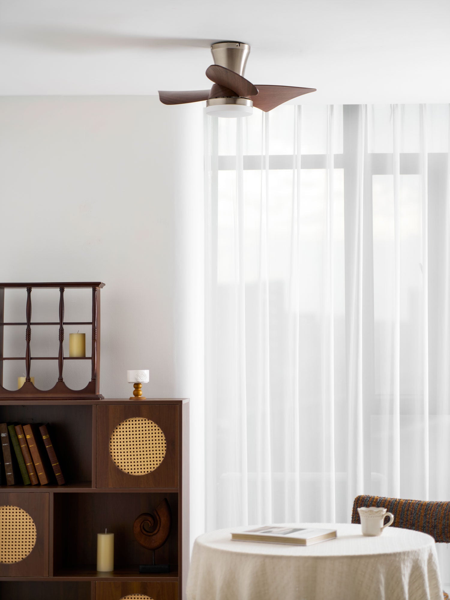 Helvano | Deckenventilator mit Licht und Holzflügeln