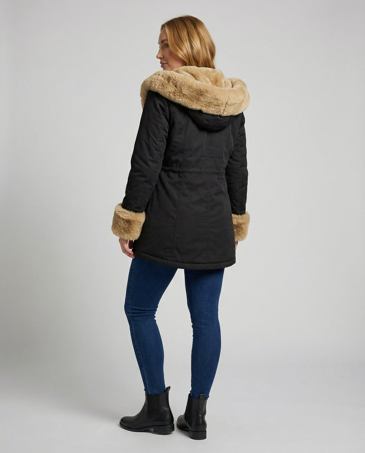 Helvano | Warme Winterjacke mit Pelzfütterung für Damen