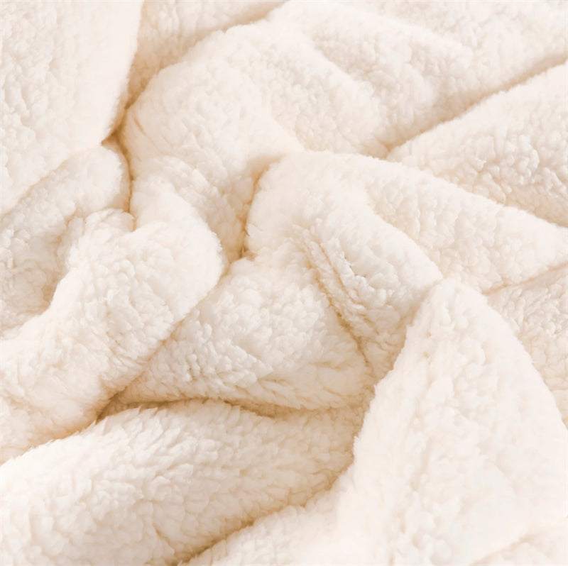 Helvano | Flauschige Flanell-Decke für Sofa &amp; Bett