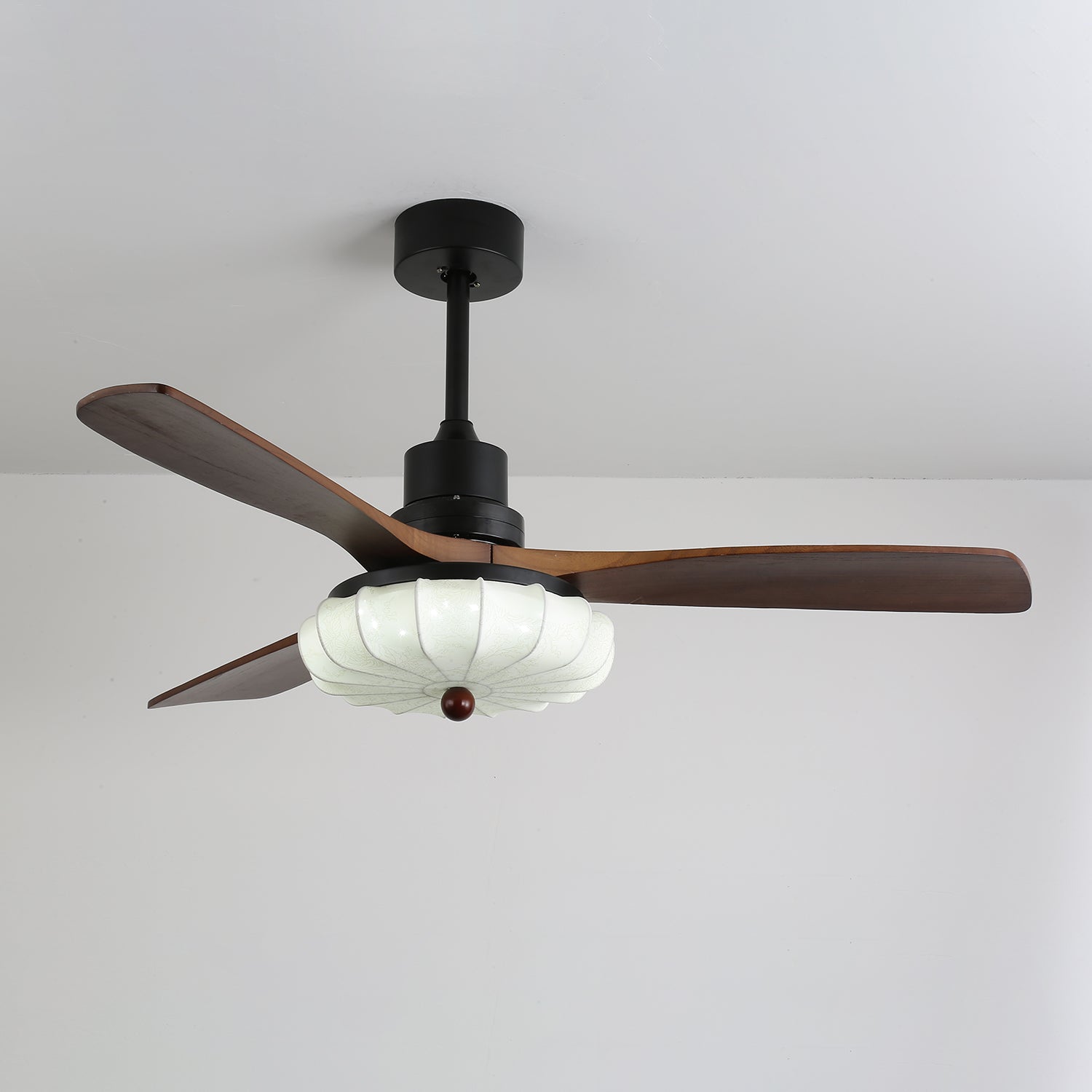 Helvano | Deckenventilator mit Licht und Fernbedienung