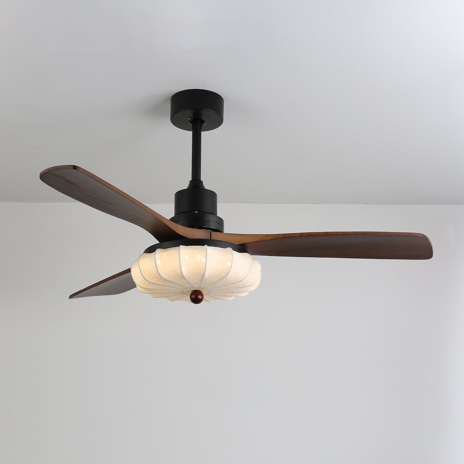 Helvano | Deckenventilator mit Licht und Fernbedienung