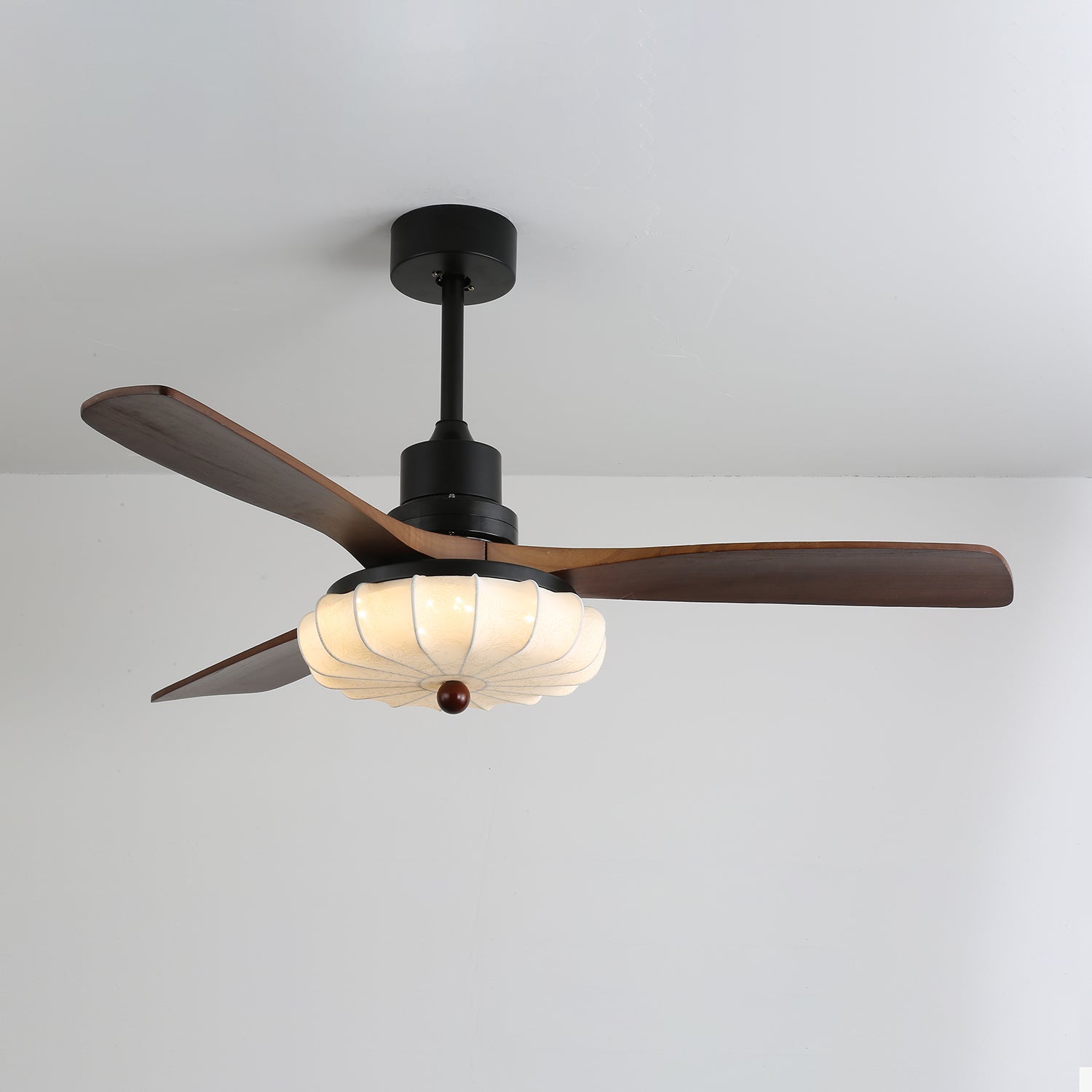 Helvano | Deckenventilator mit Licht und Fernbedienung