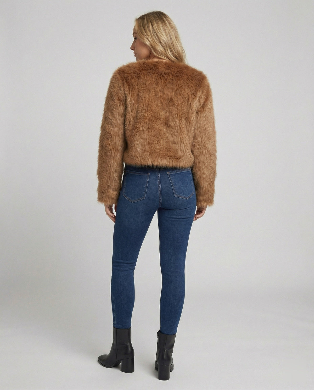 Helvano | Flauschige Kurzjacke für Damen