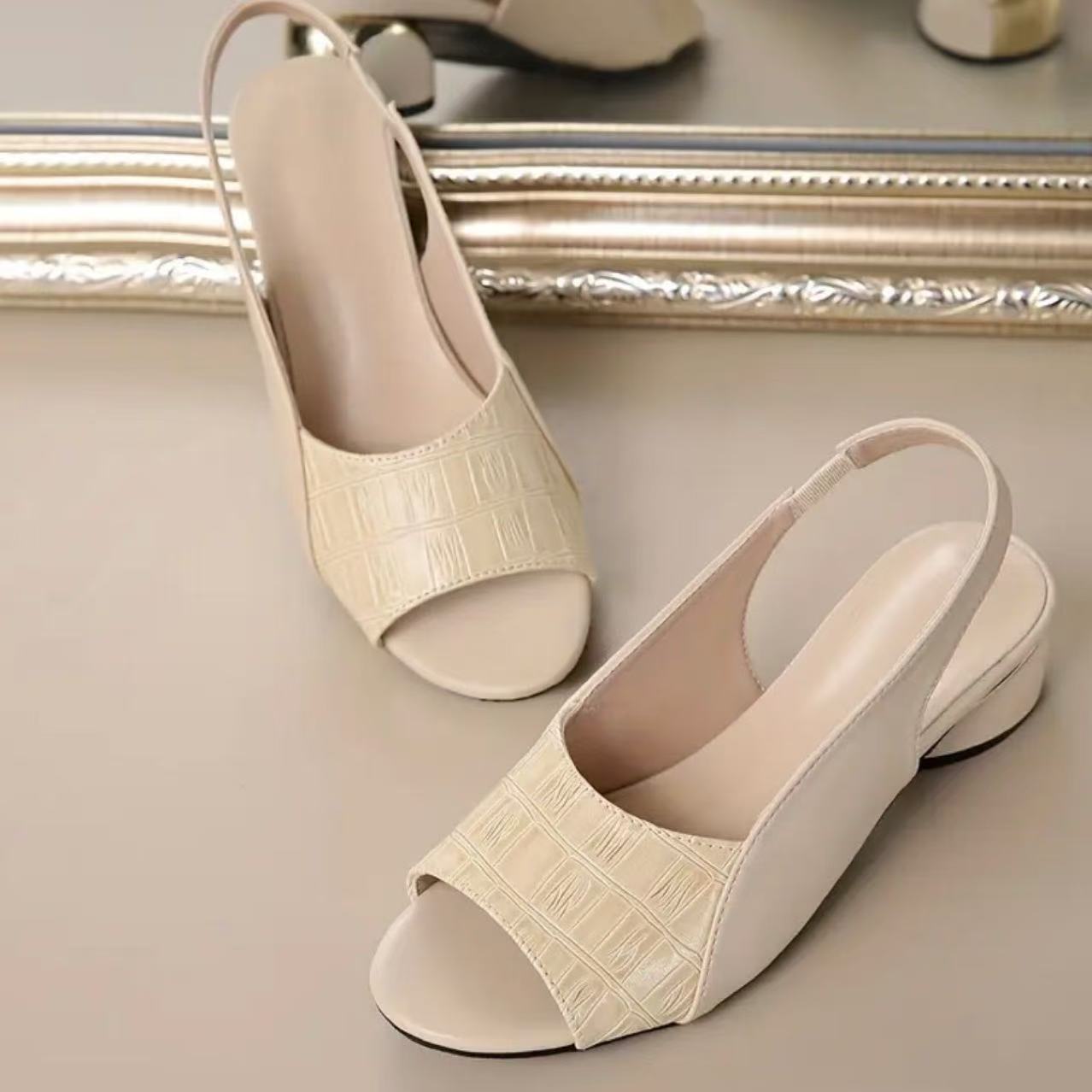 Helvano | Moderne Sandalen für Damen