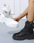 Helvano | Damenstiefel mit Taschen-Detail und auffälliger Sohle