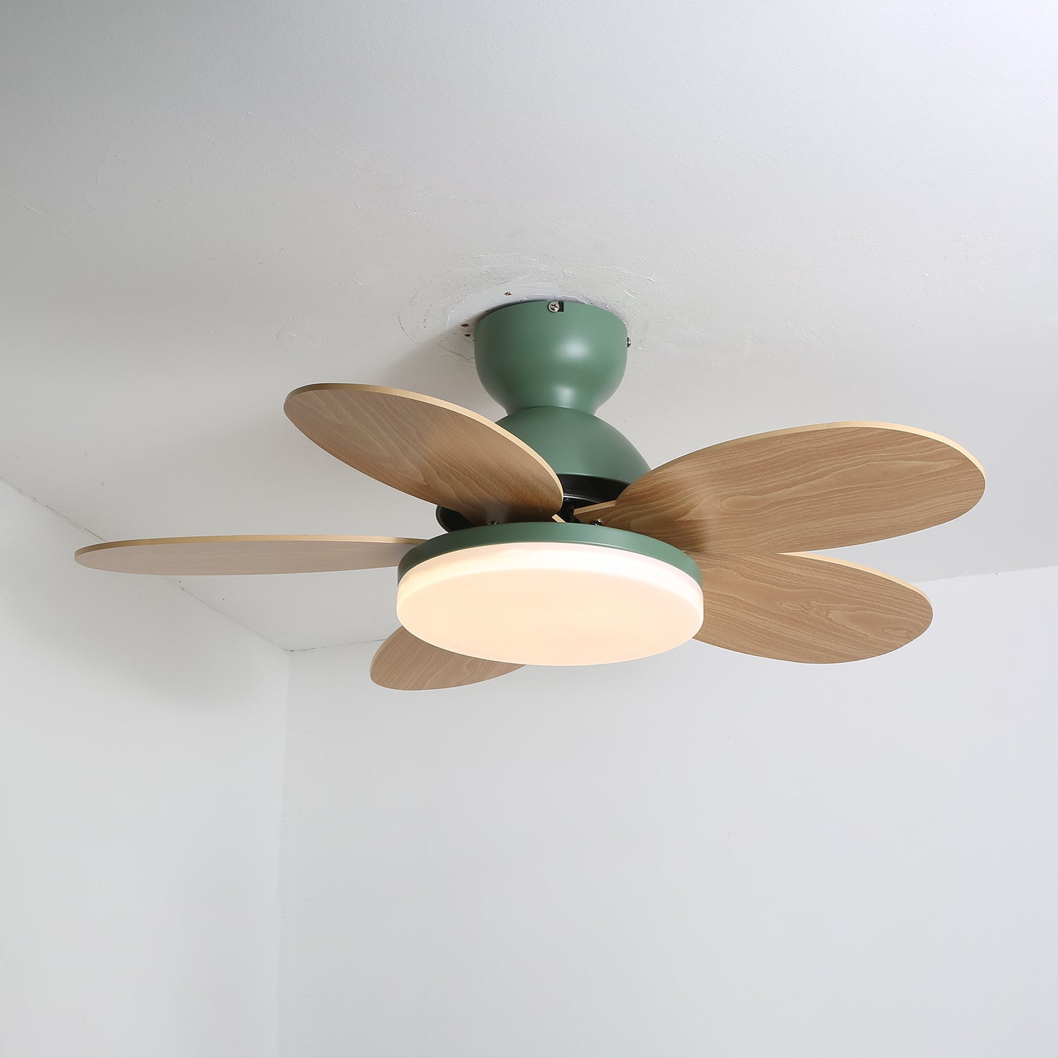 Helvano | Deckenventilator mit Licht und Fernbedienung