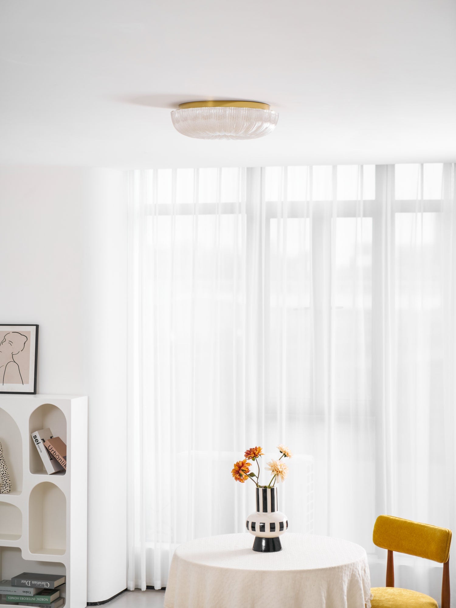 Helvano | Deckenleuchte aus Riffelglas in Gold &amp; Weiss