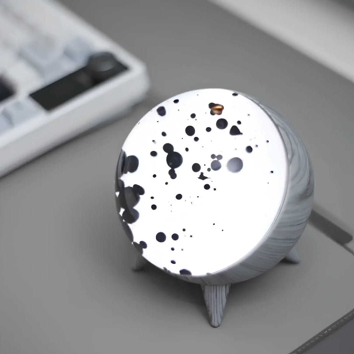 Helvano | Ferrofluid-Display mit Bluetooth &amp; AUX