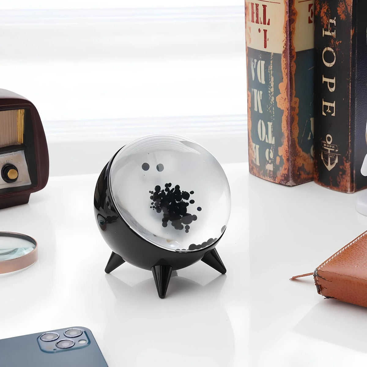 Helvano | Ferrofluid-Display mit Bluetooth &amp; AUX