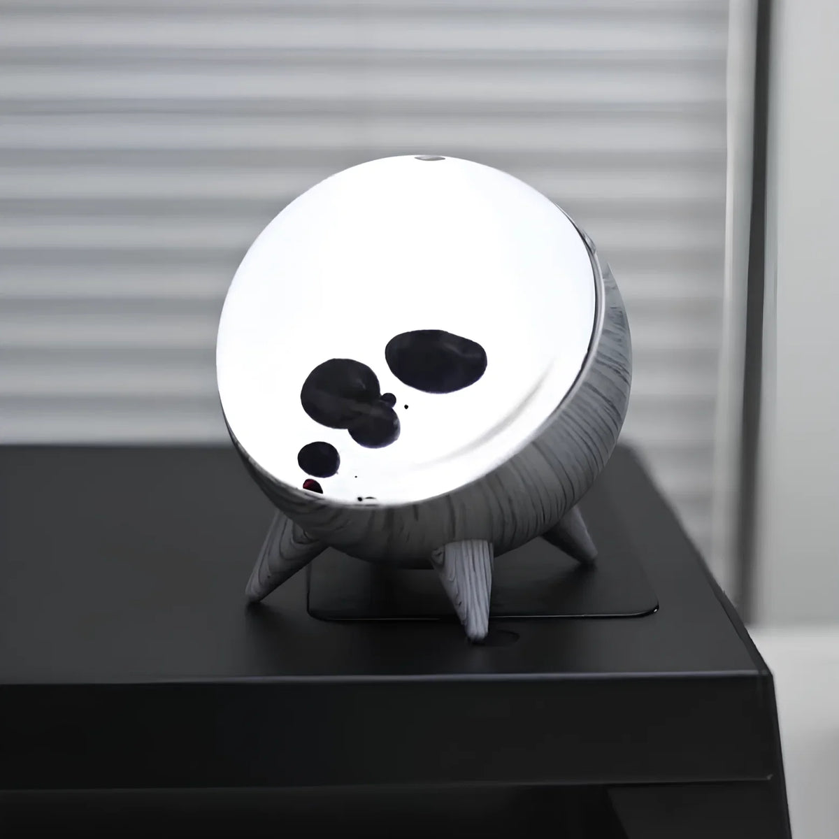 Helvano | Ferrofluid-Display mit Bluetooth &amp; AUX