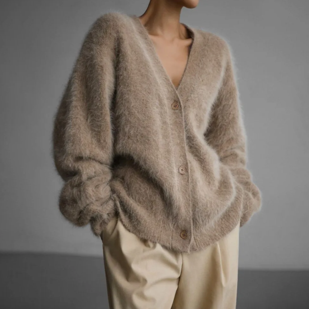 Helvano | Flauschige Damen-Strickjacke mit V-Ausschnitt
