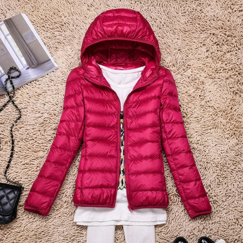 Helvano | Ultraleichte Daunenjacke mit Kapuze für Damen