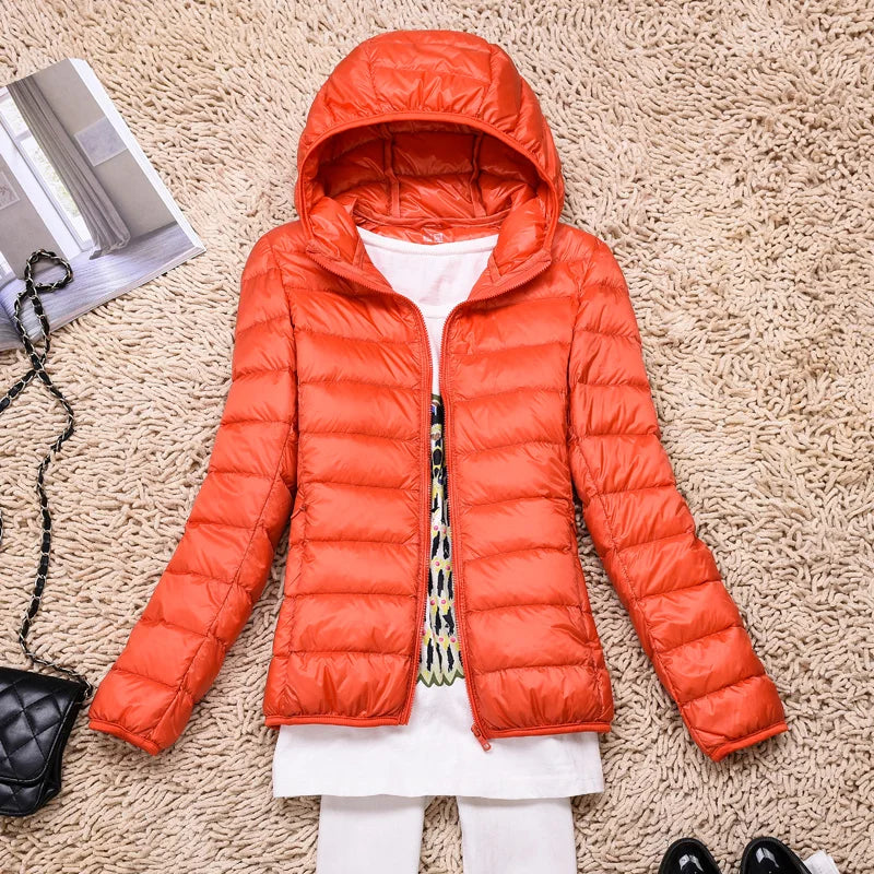 Helvano | Ultraleichte Daunenjacke mit Kapuze für Damen