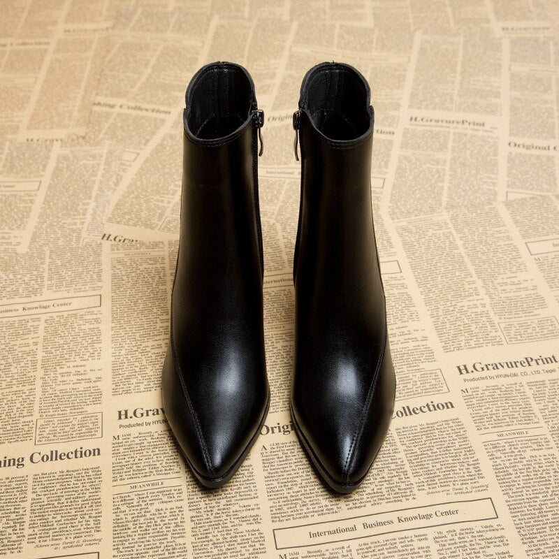Helvano | Schlanke Stiefeletten für Damen